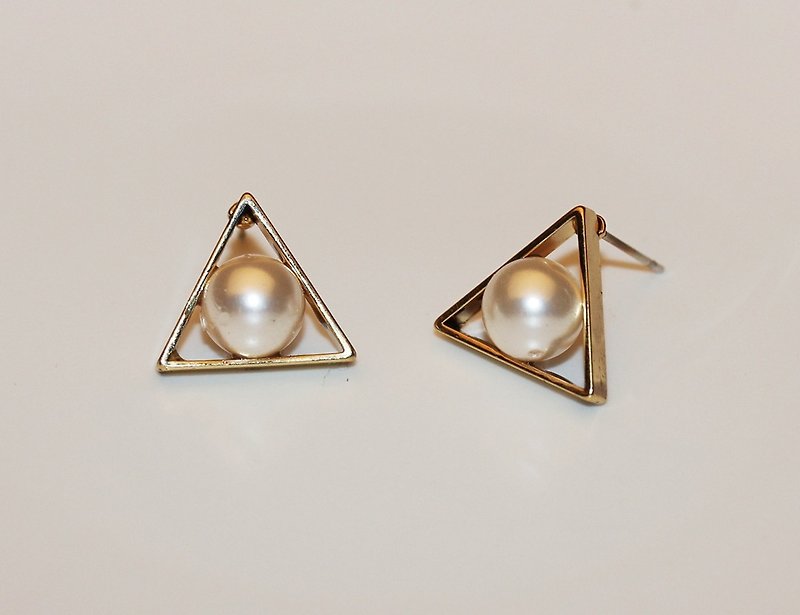 黄铜三角珍珠耳环 - 耳环/耳夹 - 宝石 白色