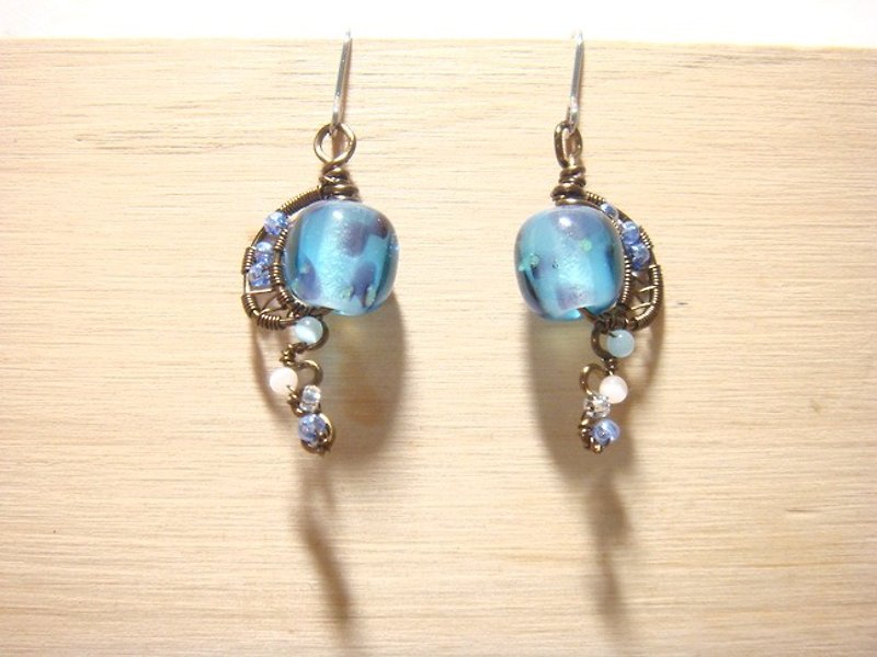 柚子林琉璃 - 蝶舞 - 设计款 琉璃耳环 - 可改夹式 - 耳环/耳夹 - 玻璃 蓝色