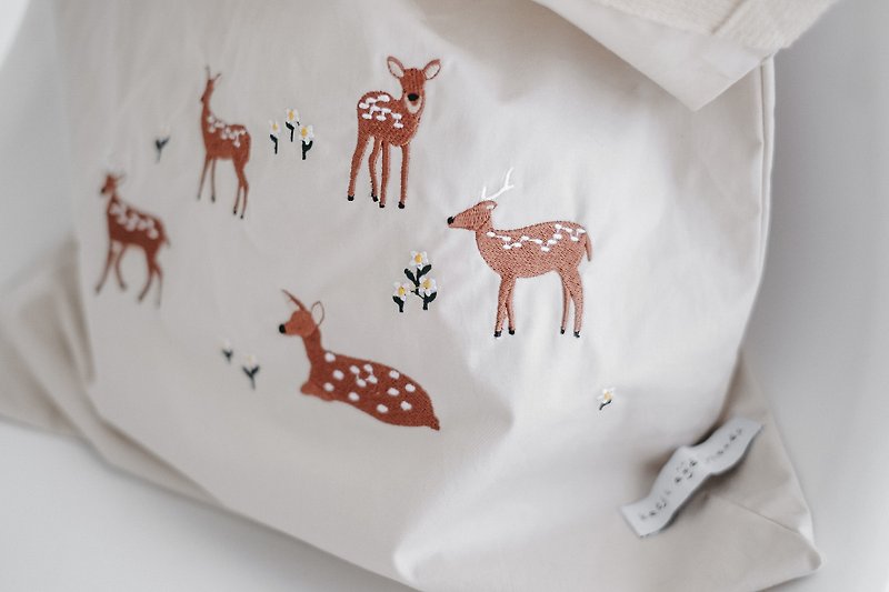 Deer Tote Bag 鹿袋 3种颜色 - 后背包/双肩包 - 绣线 白色