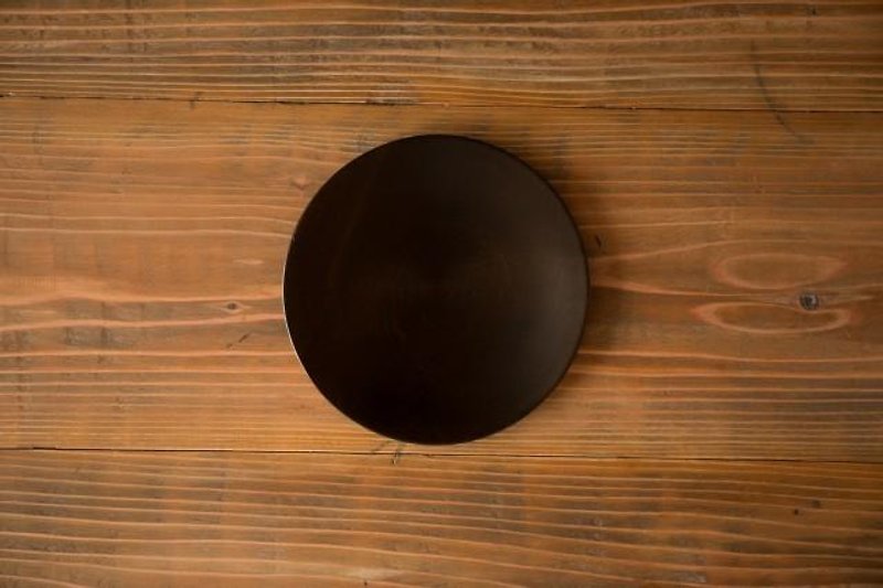 拭き漆の木皿　栃（トチ）　黒　21cm - 浅碟/小碟子 - 木头 黑色
