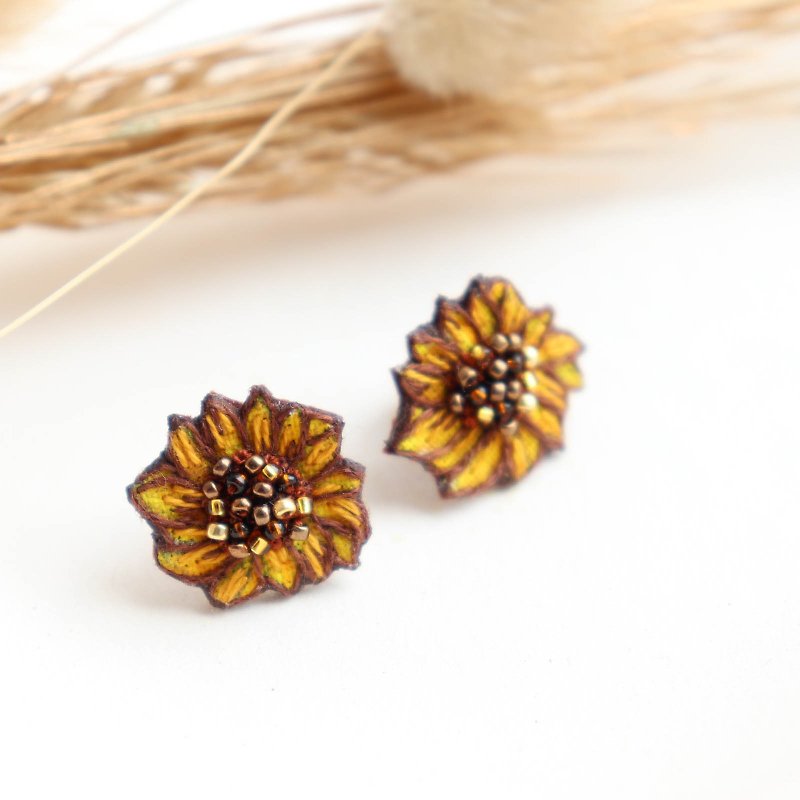 Stud sunflower earrings, handmade embroidered earrings - 耳环/耳夹 - 绣线 橘色