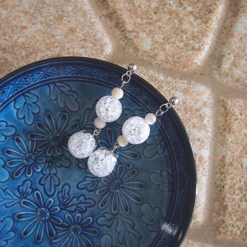 Ice quartz stone bead earrings 01 - 耳环/耳夹 - 宝石 白色