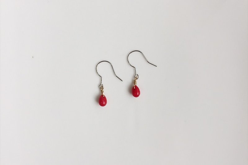 Budapest 小红点百搭简约雨滴造型耳环 - 耳环/耳夹 - 宝石 红色