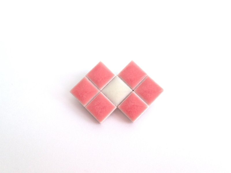 タイルのリボンブローチ - 胸针 - 陶 粉红色