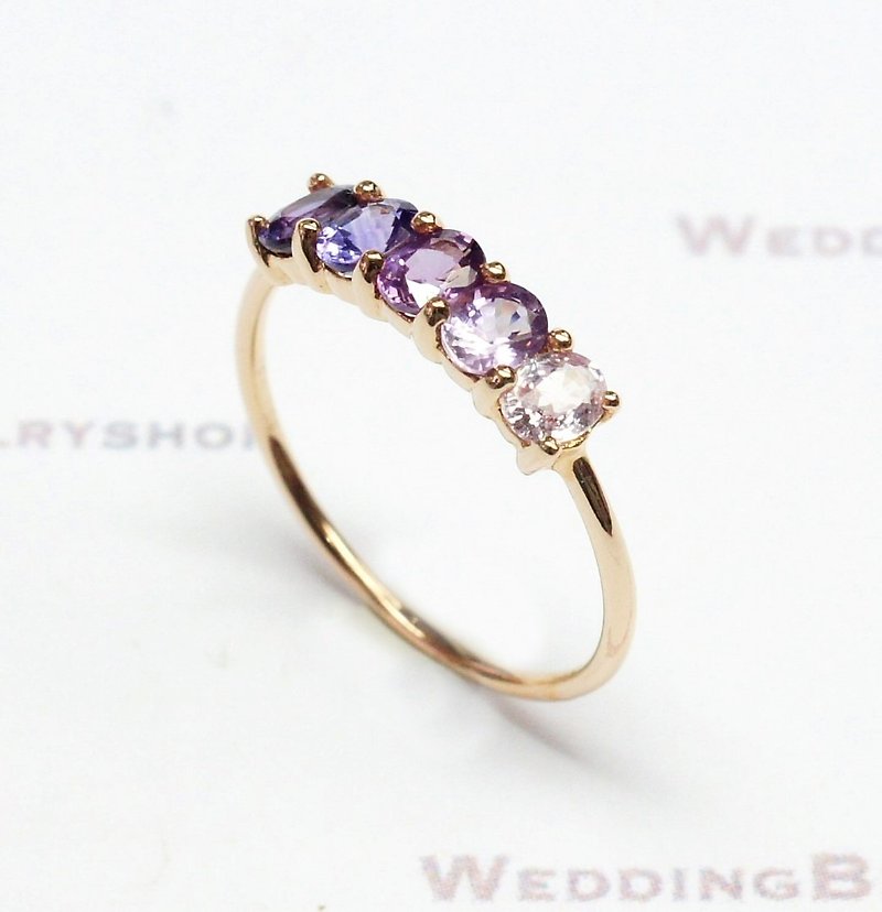 18K玫瑰金 / 紫色彩蓝宝石线介指 / 旦形 / 渐变排色 (免运费) - 戒指 - 宝石 紫色
