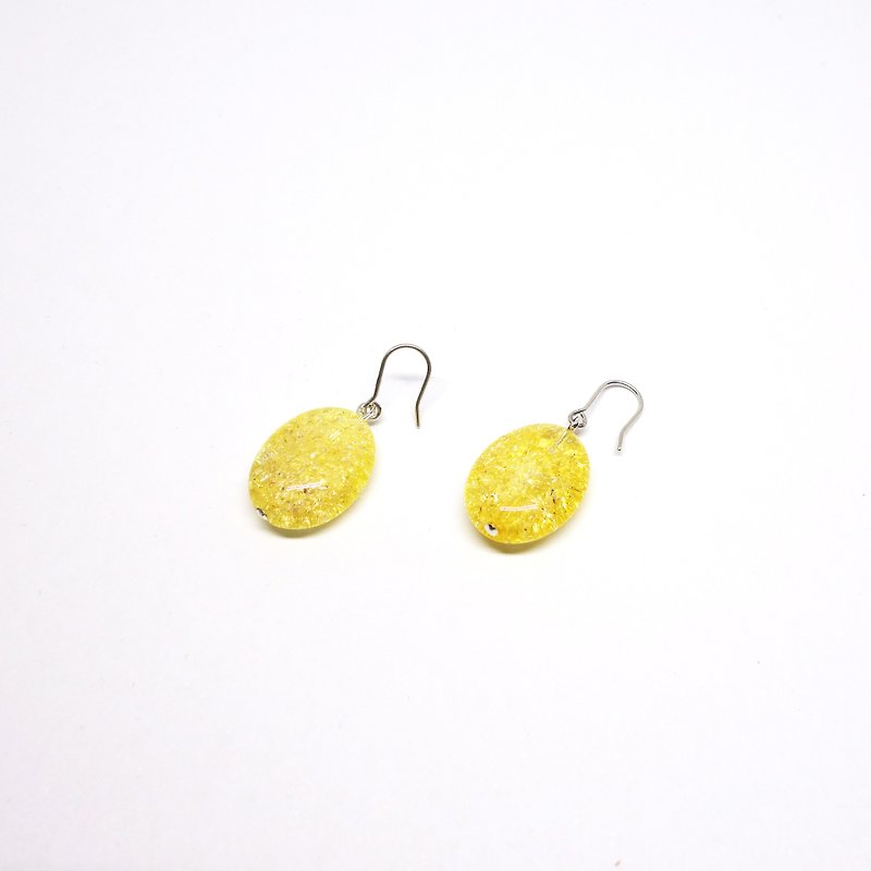 黄色のクラック水晶SVピアス【Pio by Parakee】 cracked crystal pierced earrings - 耳环/耳夹 - 宝石 黄色