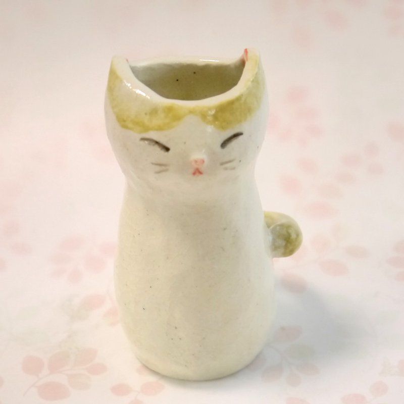 猫のミニ一輪刺し - 植栽/盆栽 - 陶 白色
