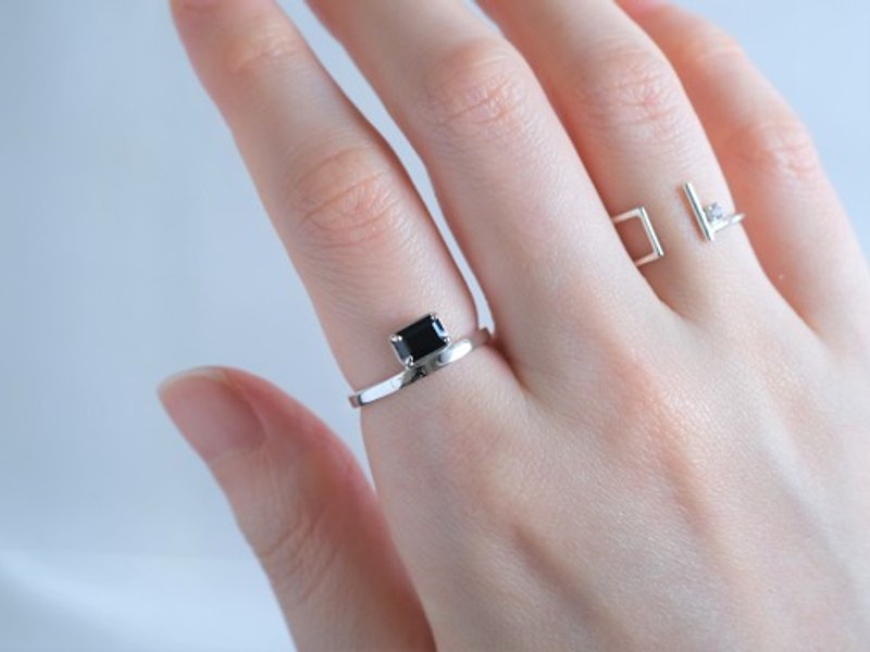 Rectangle ring　ブラックスピネル　天然石シルバーリング　silver925 - 戒指 - 其他金属 黑色