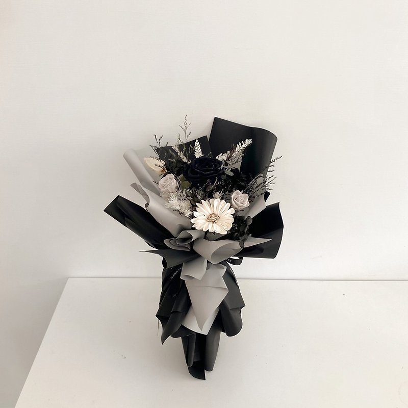 Flora Flower永生玫瑰花束-黑灰 - 干燥花/捧花 - 植物．花 黑色