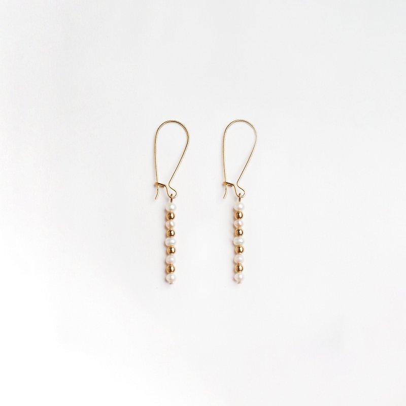 珍珠绸缎耳环 (长勾) - Pearl Satin earrings (fish needle) - 耳环/耳夹 - 珍珠 金色