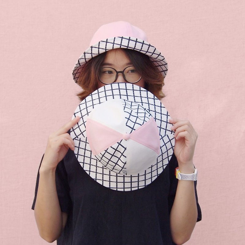Couple bucket hats grid pattern pink and white colour  帽子 - 帽子 - 棉．麻 粉红色