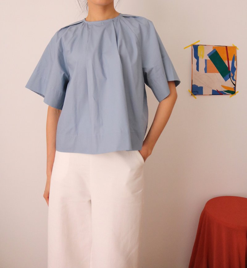 Origami Blouse 灰蓝短版伞状落肩袖上衣(可订做其他颜色) - 女装上衣 - 棉．麻 蓝色