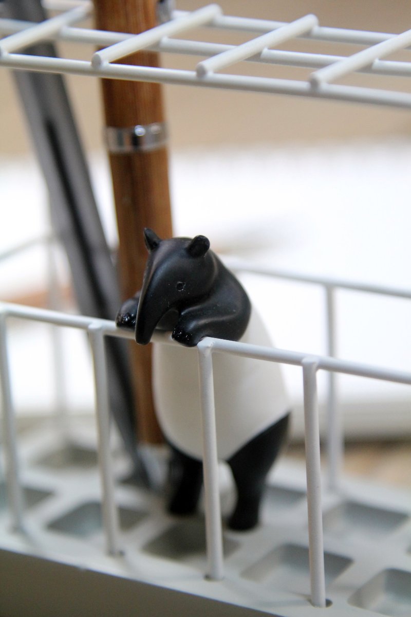 SUSS-日本Magnets动物监狱造形笔筒/文具收纳架(马来貘) - 笔筒/笔座 - 其他材质 灰色