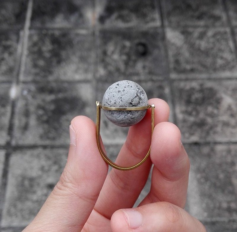[Mush] Spherical Concrete Brass Ring  混凝土 黄铜 介指 戒子 戒指 - 戒指 - 其他金属 多色
