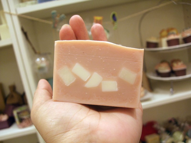 榛果甜杏保湿皂 - 肥皂/手工皂 - 植物．花 