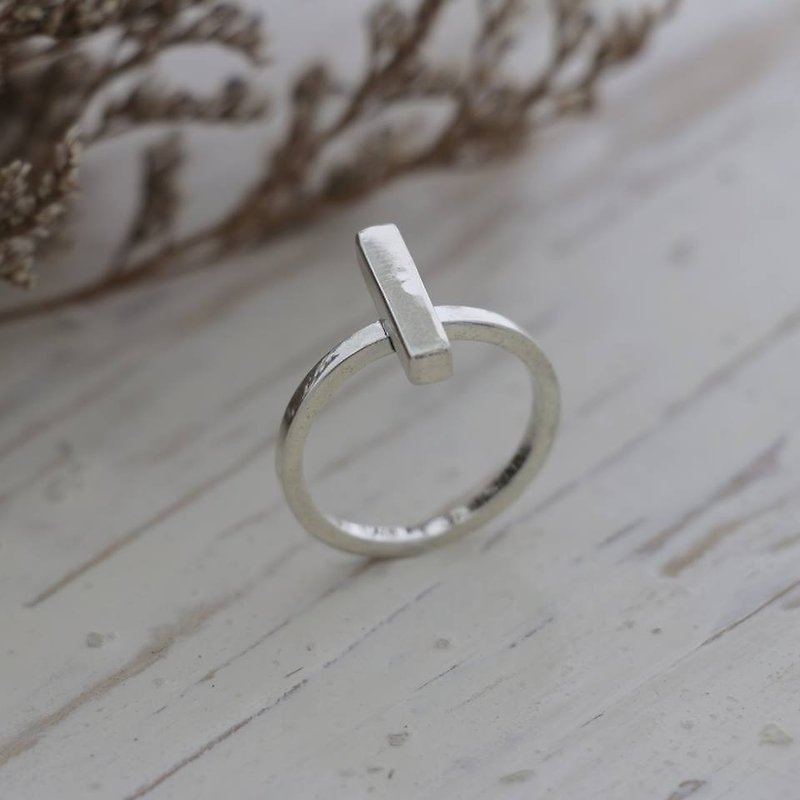 square piece Geometry Minimal ring handmade lady women Girl silver minimalist - 戒指 - 其他金属 银色