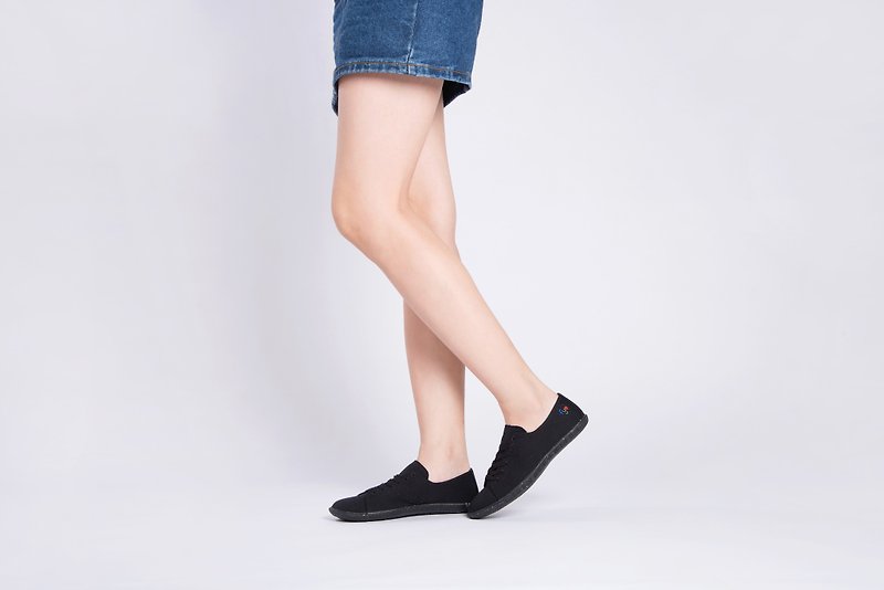 宝特瓶制休闲鞋   Lazy 经典版型  爵士黑   女生款 - 女款休闲鞋 - 环保材料 黑色