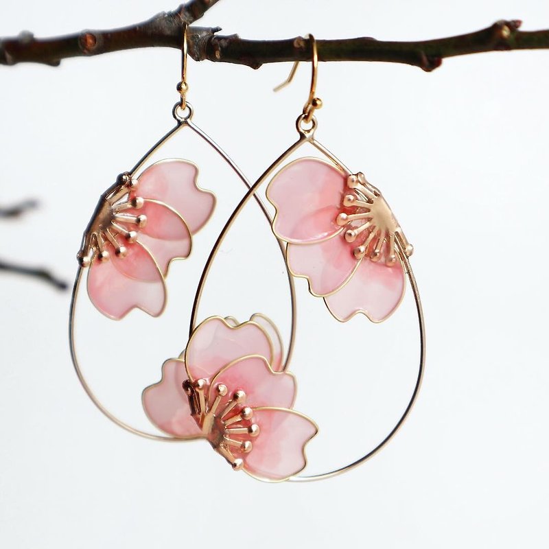 桜の浮遊耳飾り sakura - 耳环/耳夹 - 其他材质 粉红色