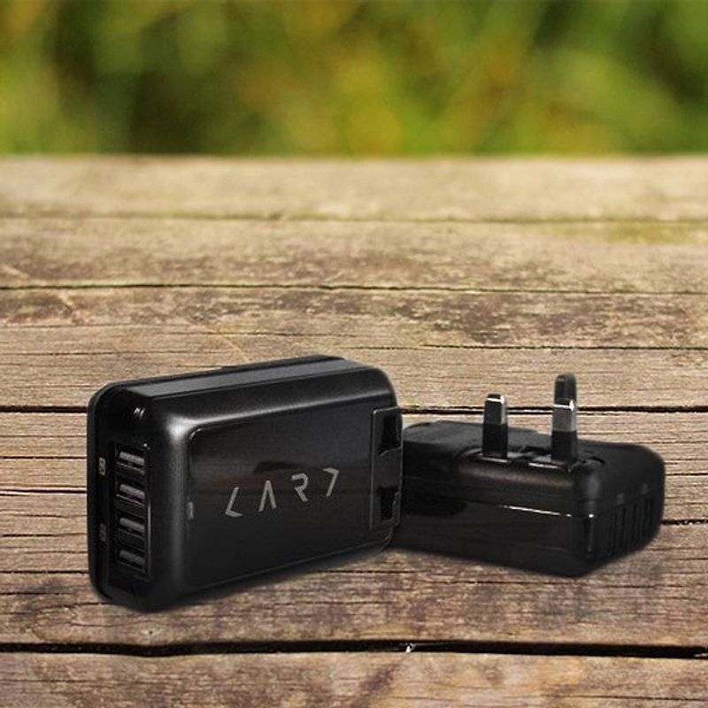 【CARD】旅行用万国插座转换器USB 4port/6A + 6.3A(黑色) - 充电宝/传输线 - 塑料 黑色