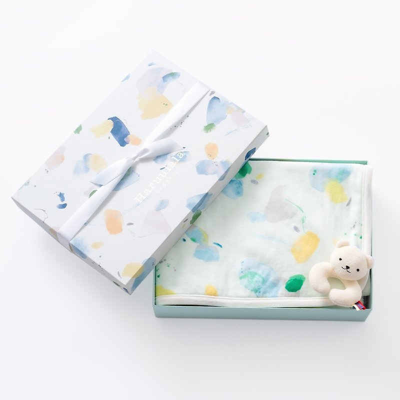 日本Haruulala【嬰兒毯 熊搖鈴禮盒】限定英文繡字 有機棉 - 满月礼盒 - 棉．麻 白色