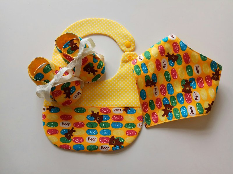 <黄> 糖果熊 弥月礼物 婴儿鞋+围兜+三角领巾 - 满月礼盒 - 棉．麻 橘色