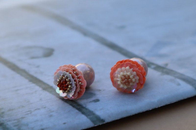 手作耳环 法国珠片/日本玻璃珠  法式优雅 Bridal - 耳环/耳夹 - 陶 