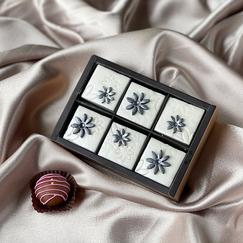 珍珠花儿·六入方块巧克力香皂礼盒 - 沐浴用品 - 植物．花 白色