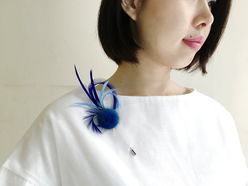 【母亲节 快速出货 】夏日晴空-蓝色羽毛胸针  长针式 - 胸针 - 其他材质 蓝色