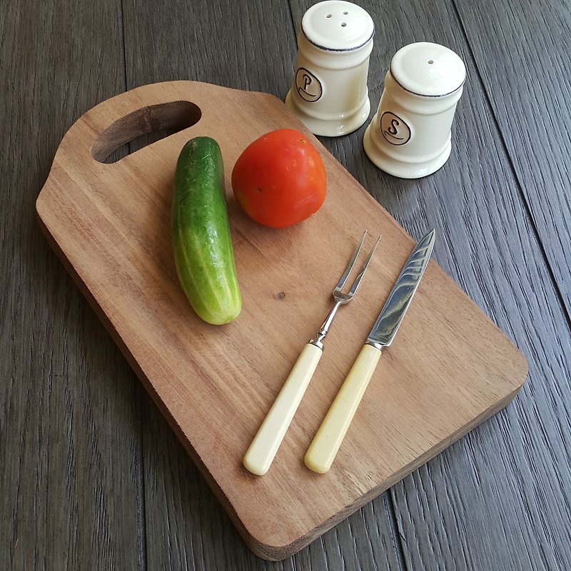 Acacia cutting board with handle MEDIUM , Serving Tray - 托盘/砧板 - 木头 