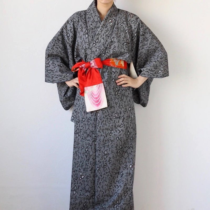 Japanese gray kimono, long kimono, Japanese silk dress, gray dress /1582 - 晚装/礼服 - 丝．绢 灰色