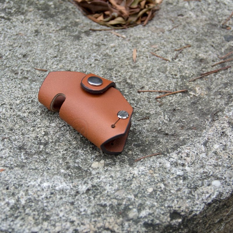 DUAL - 真皮创意汽车钥匙包/手机架 - 浅棕 - 钥匙链/钥匙包 - 真皮 咖啡色