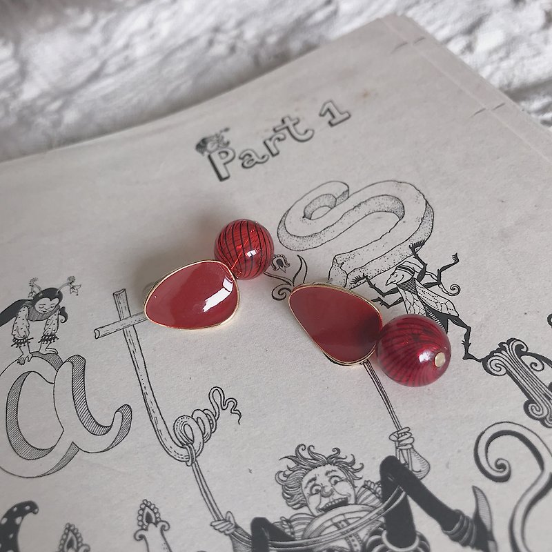 女巫的糖果屋-红 - 耳环/耳夹 - 玻璃 红色