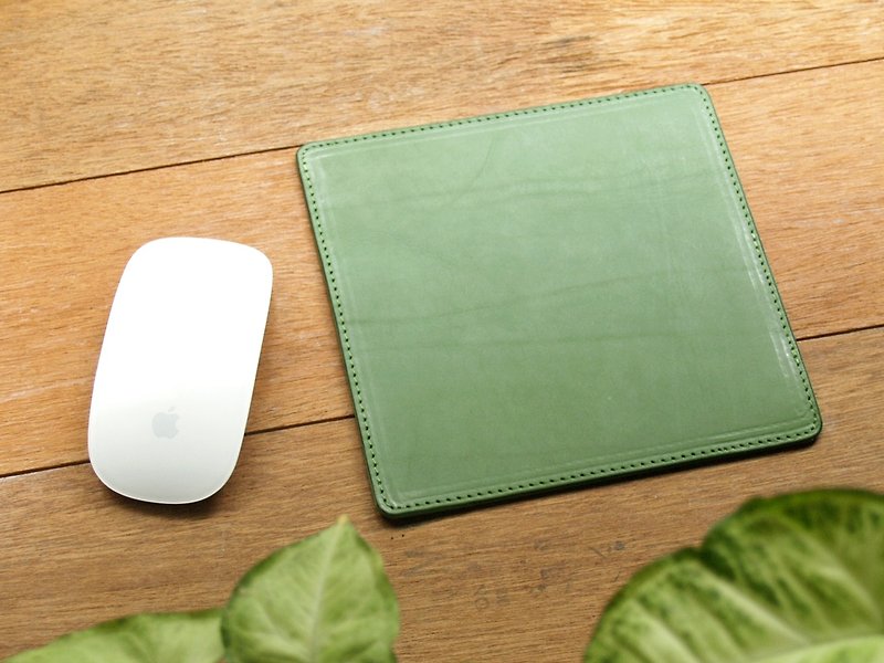 【大人の文具】Grass Green 手工真皮鼠标垫 (英文刻印/礼物包装) - 鼠标垫 - 真皮 绿色