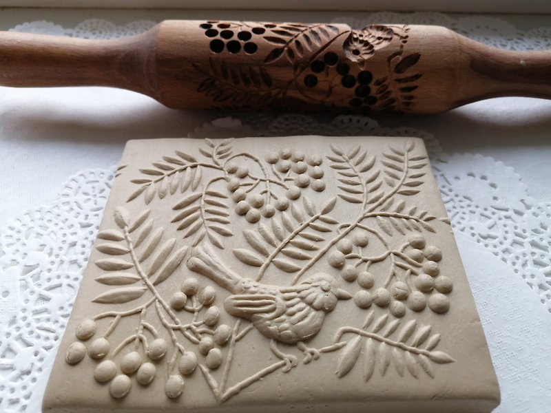 Embossed stamp, engraved rolling pin for cookies, with rowan and bird design. - 美食 - 木头 咖啡色
