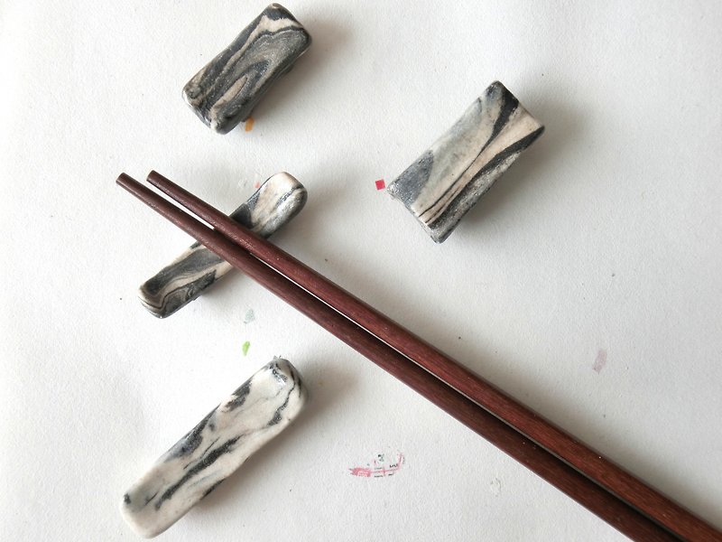 石下 / 陶瓷 黑色白色 黑白 云石纹 (4入) 筷架 - 餐垫/桌巾 - 瓷 黑色