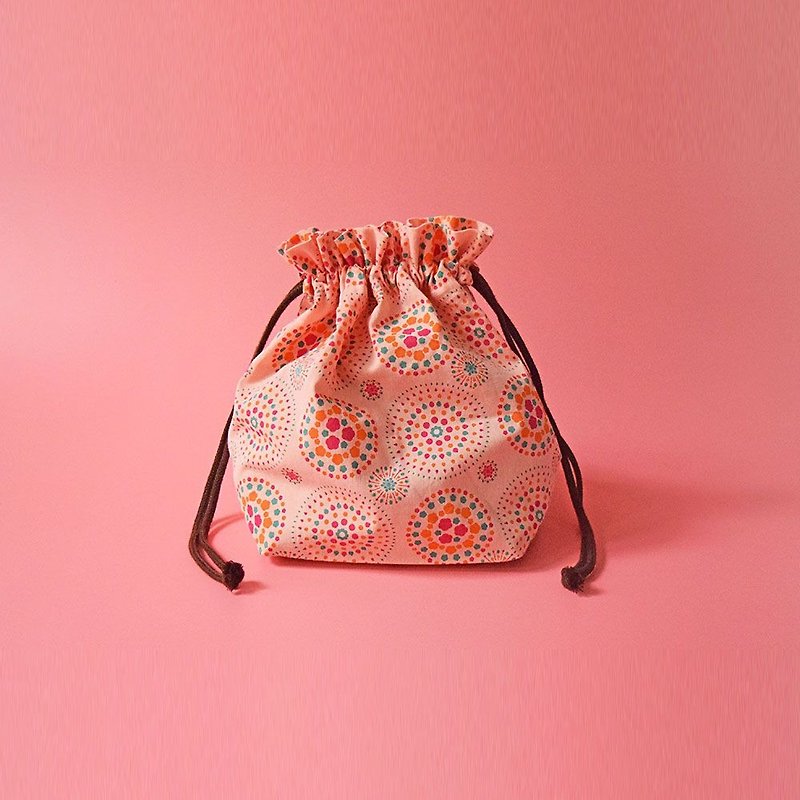 束口旅行衣物袋-M/烟火/桃粉橘绿 - 化妆包/杂物包 - 棉．麻 红色