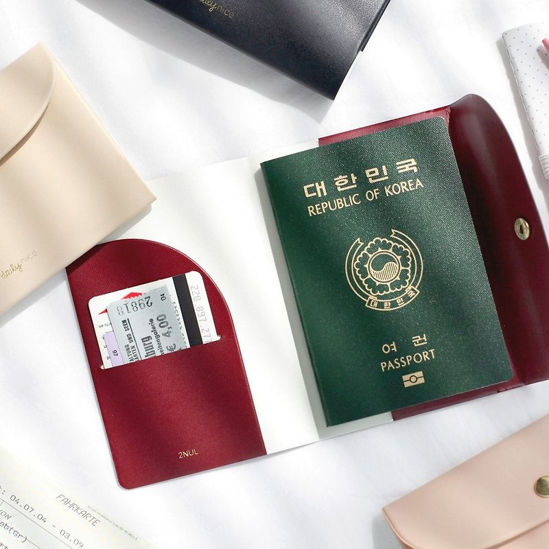 2NUL-小日子皮革护照套-博根地红,TNL84727 - 护照夹/护照套 - 塑料 