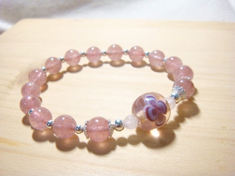 柚子林手工琉璃 - 花朵琉璃珠 x 草莓晶 - 手链/手环 - 玻璃 粉红色