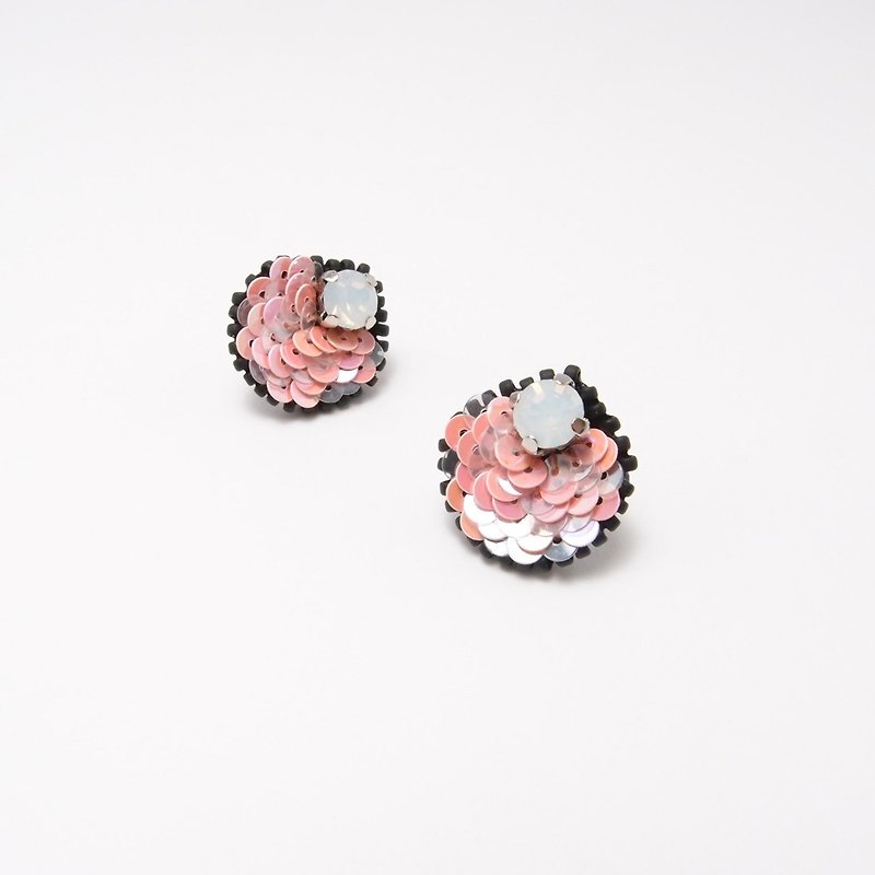 粉橘 小蜜桃 手工刺绣耳环 - 耳环/耳夹 - 其他材质 粉红色