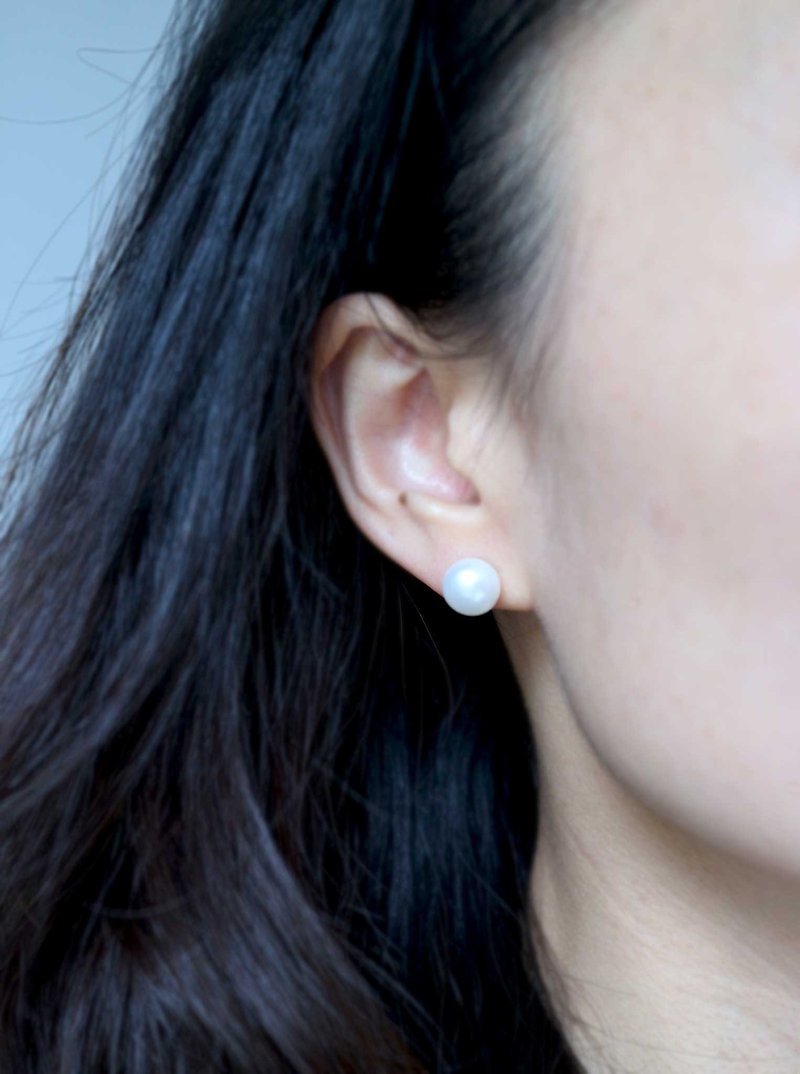 【10mm 经典珍珠耳环】钢针 / 淡水珍珠 - 耳环/耳夹 - 宝石 白色