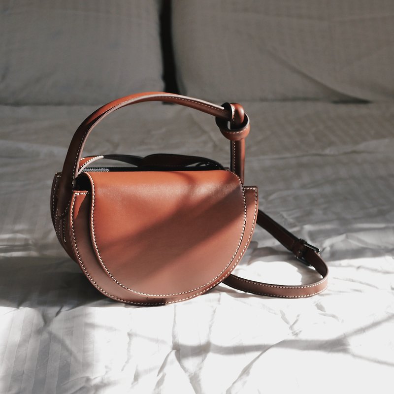 斜背包 Eve Flap Bag 翻盖手提包 / Espresso Brown - 侧背包/斜挎包 - 真皮 咖啡色