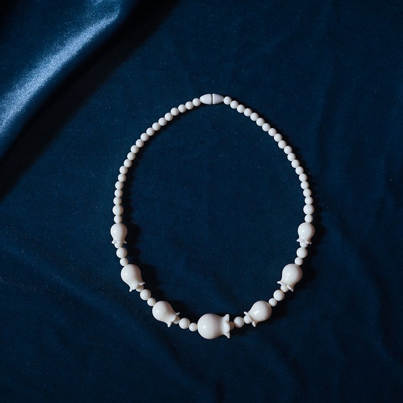 象牙白质感郁金香短项链vintage古董饰品项链母亲节 礼物 - 项链 - 塑料 白色