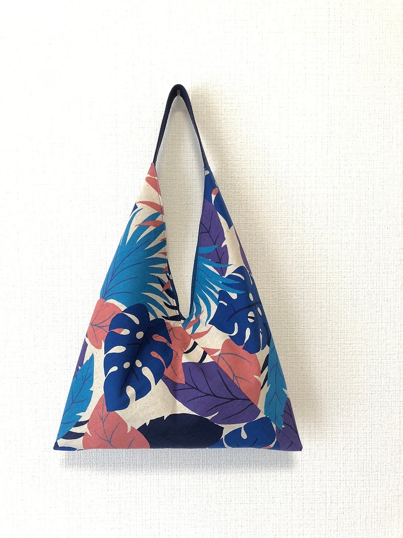 三角粽形手提包/日式折纸包-热带雨林-蓝色 - 手提包/手提袋 - 棉．麻 蓝色