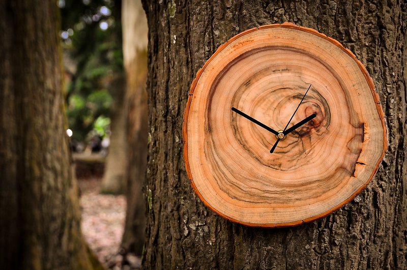 原木挂壁时钟 (手工制作、静音机芯、直径约25厘米) - 时钟/闹钟 - 木头 咖啡色