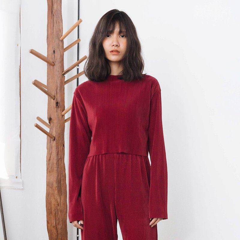 MINIMAL MAROON RED PLEAT CROP BLOUSE TOP WITH HIGH NECK AND LONG SLEEVE - 女装上衣 - 其他材质 红色
