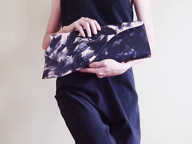 Black Leather Clutch Bag for Dinner / Gala  / Cocktail Party / events - Hand-painted Classy Statement Evening Clutch Bag - 手拿包 - 真皮 黑色