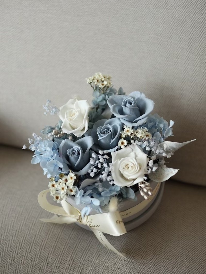 冰山蓝 永生玫瑰花礼盒 - 干燥花/捧花 - 植物．花 蓝色