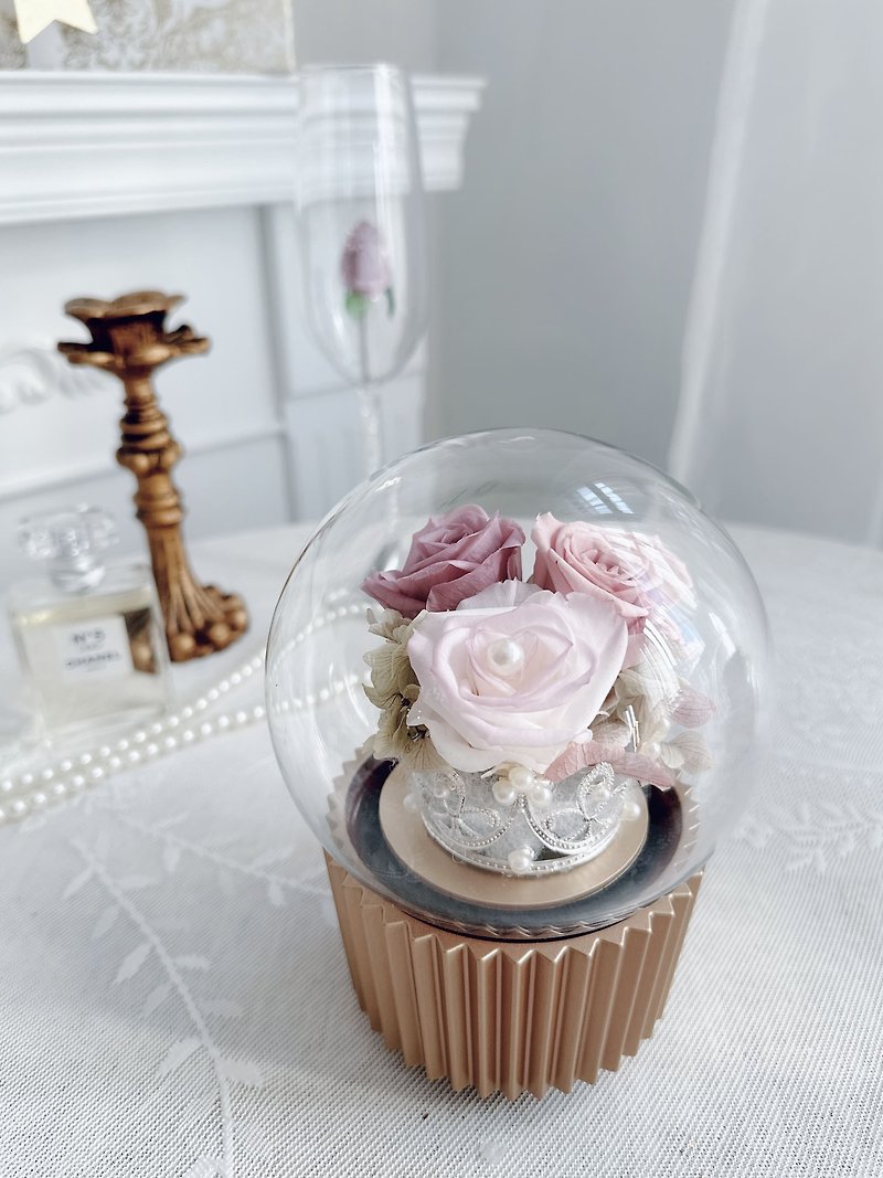 杯子蛋糕永生花音乐盒－金 - 干燥花/捧花 - 植物．花 金色