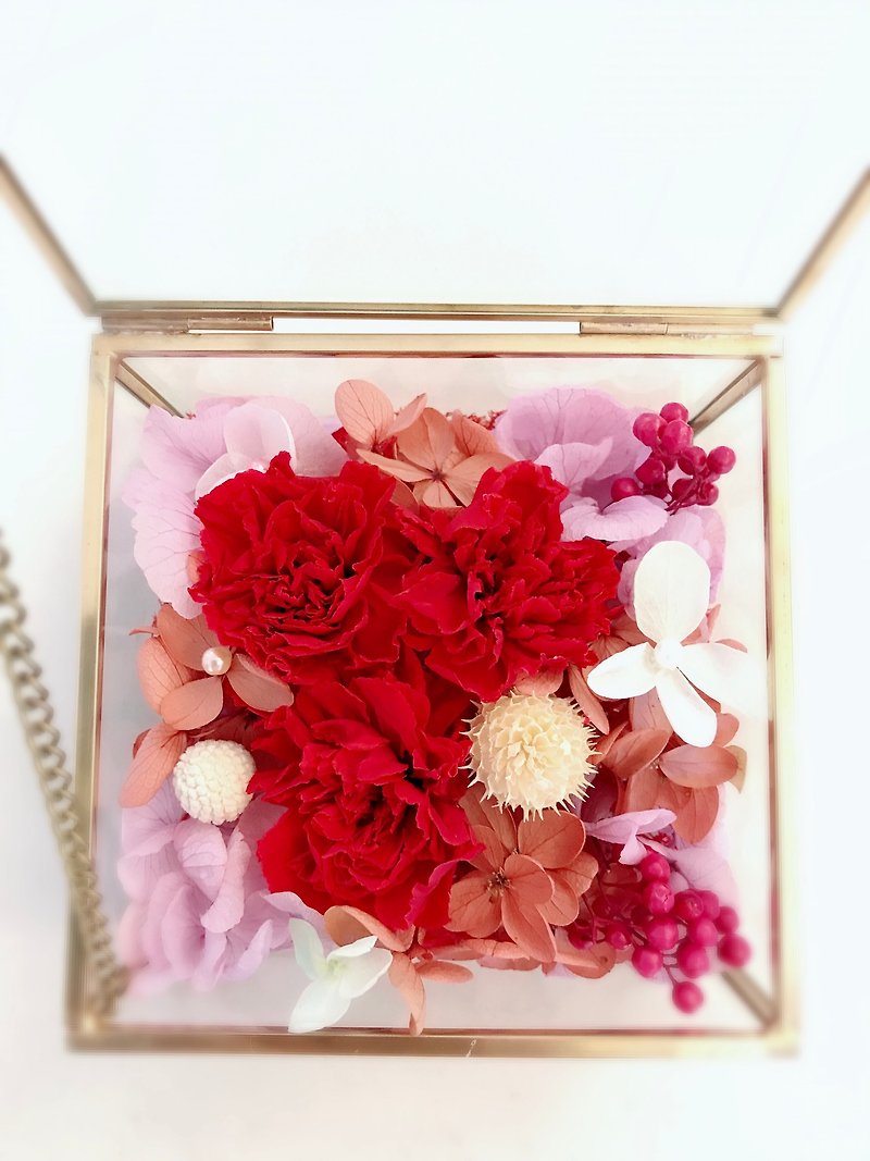 母亲节不凋礼盒/红色康乃馨/金色玻璃盒 - 摆饰 - 植物．花 红色