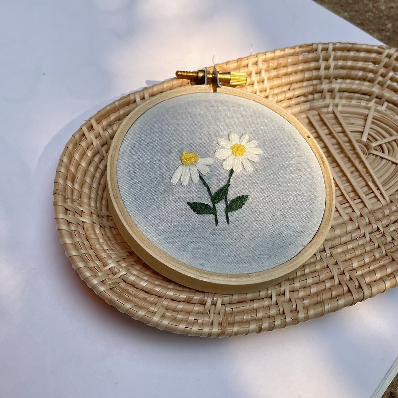 Embroidery thread Patterns - 其他 - 其他材质 黄色